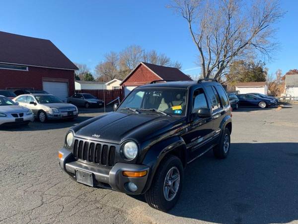 2004 Jeep Liberty 4dr Sport 4WD - cars & trucks - by dealer -... for sale in East Windsor, MA – photo 3