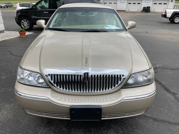 2010 Lincoln Town Car Signature Limited: ONLY 46k mi, LOCAL CAR for sale in Willards, MD – photo 3
