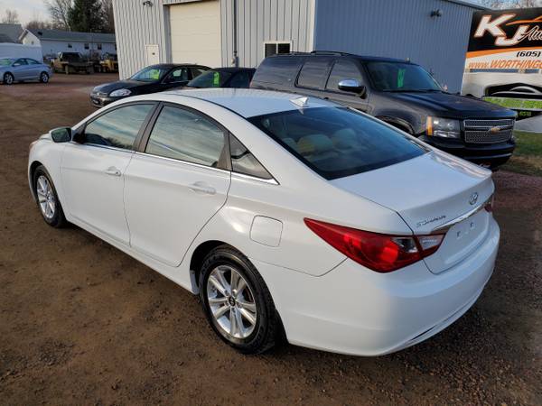 * 2013 Hyundai Sonata GLS - 112K Miles - Heated Seats * - cars &... for sale in Worthing, SD – photo 4