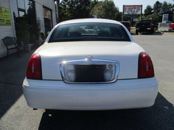2000 Lincoln Town Car - cars & trucks - by dealer - vehicle... for sale in Dracut, MA – photo 6