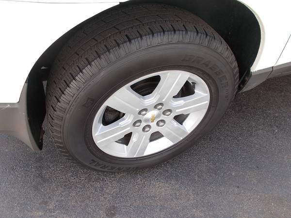 2011 Chevrolet Traverse LT - All Wheel Drive - Third Row Seat for sale in East Greenwich, CT – photo 20