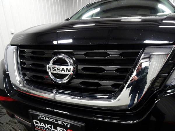 2017 Nissan Pathfinder 4WD 4dr SL hatchback Black for sale in Branson West, MO – photo 10