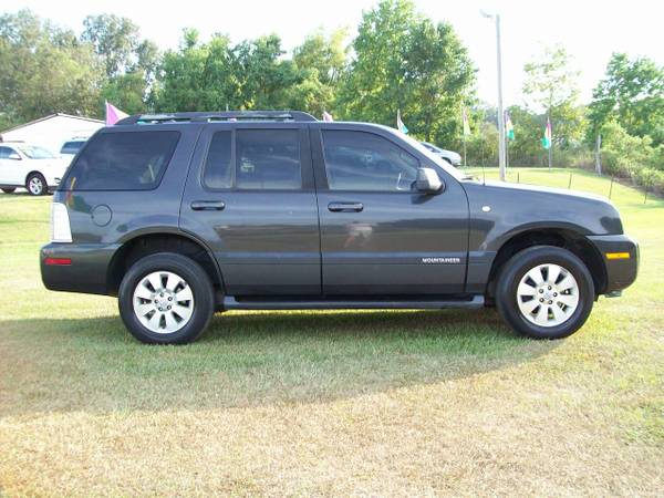 2007 Mercury Mountaineer 3rd Row, Leather, Moonroof for sale in Raymond, MS – photo 4