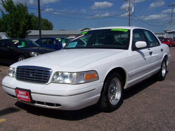 **2000 FORD CROWN VICTORIA VERY NICE!**WE FINANCE**BAD CREDIT OK!!**... for sale in Sioux Falls, SD – photo 2
