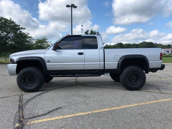 Lifted! 2002 Dodge Ram 2500! 4x4! Ext Cab! Finance Today! for sale in Ortonville, MI – photo 2