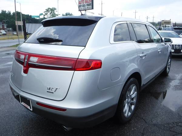 2014 LINCOLN MKT ECOBOOST**LIKE NEW**SUPER LOW MILES**FINANCING AVAILA for sale in Detroit, MI – photo 4