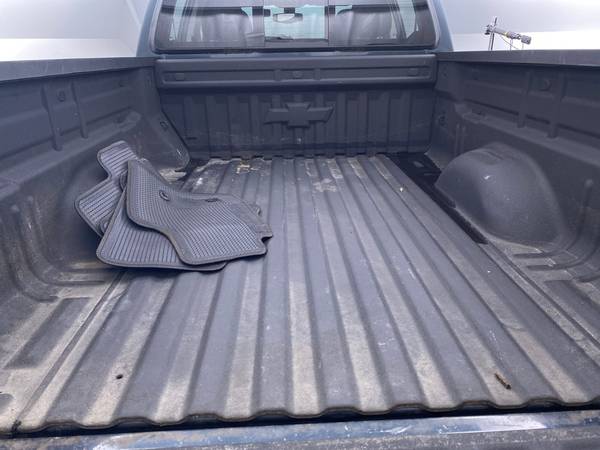 2017 Chevy Chevrolet Colorado Crew Cab LT Pickup 4D 6 ft pickup Gray... for sale in South Bend, IN – photo 23