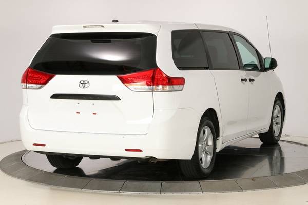 2012 TOYOTA SIENNA V6!!! CLEAN CARFAX, LOCAL TRADE!!! - cars &... for sale in Knoxville, TN – photo 3