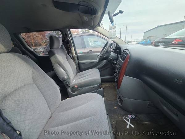 2006 Chrysler Town & Country SWB 4dr Red - - by for sale in Woodbridge, District Of Columbia – photo 3