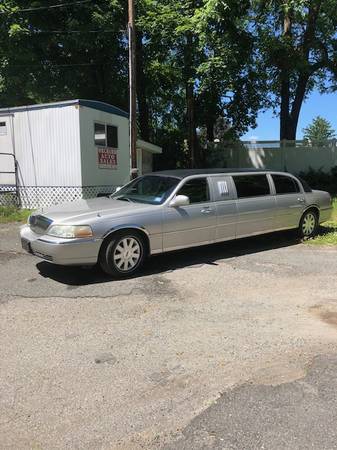 2004 Lincoln Federal 6 Door 24 hour Limousine - cars & trucks - by... for sale in Ogdensburg, NJ