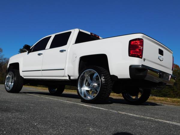 LIFTED 17 CHEVY 1500 LTZ CREW 4X4 24X12 FORCE'S NEW 33'S *94K... for sale in KERNERSVILLE, NC – photo 7