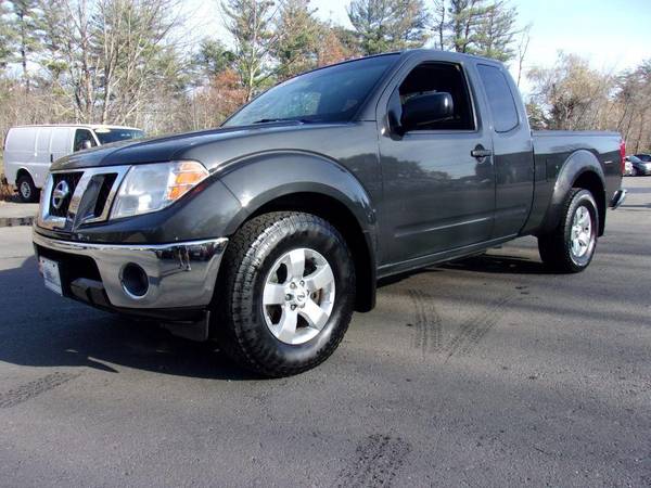 2010 Nissan Frontier SE V6 4x4 4dr King Cab Pickup 5A WE CAN FINANCE... for sale in Londonderry, NH – photo 2