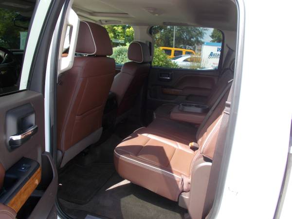 2016 Chevrolet Silverado 1500 4WD Crew Cab 143.5 High Country for sale in Frankenmuth, MI – photo 12