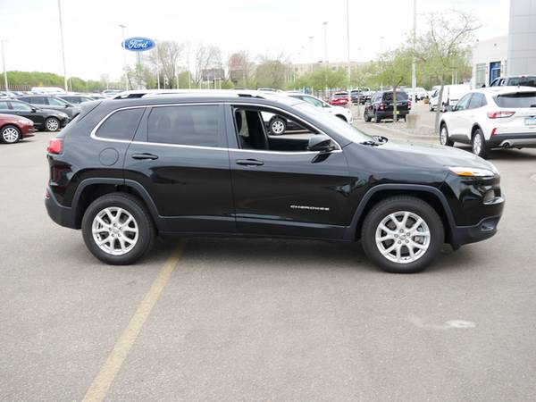 2018 Jeep Cherokee Latitude - - by dealer - vehicle for sale in Coon Rapids, MN – photo 2