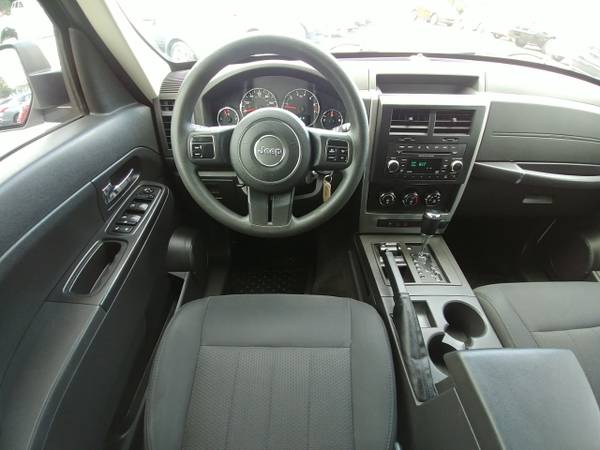2011 Jeep Liberty 4WD 4dr Sport for sale in Knoxville, TN – photo 10