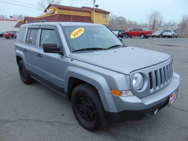 2016 Jeep Patriot Sport - - by dealer - vehicle for sale in South Bend, IN – photo 17