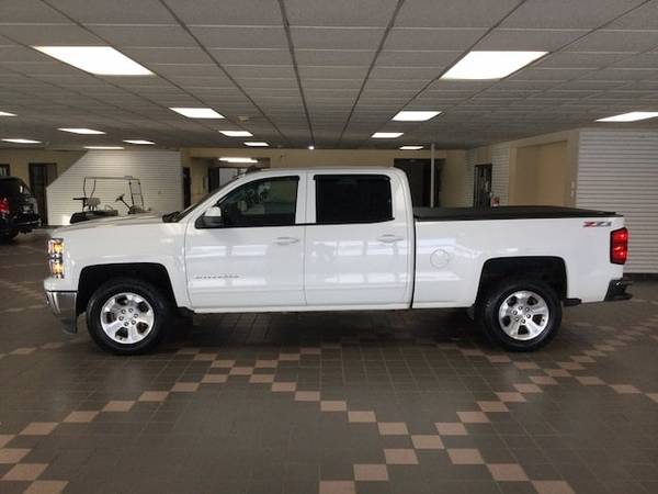 2015 Chevrolet Chevy Silverado 1500 LT - - by dealer for sale in Duluth, MN – photo 3