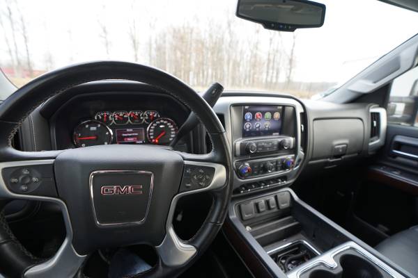 2015 GMC Sierra 2500 4x4 Crew Cab SLT w/ Z71 - cars & trucks - by... for sale in Richfield, OH – photo 16