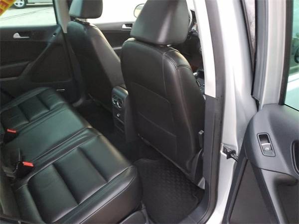 2011 Volkswagen Tiguan SEL - cars & trucks - by dealer - vehicle... for sale in Green Bay, WI – photo 22
