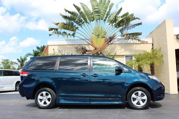 2011 Toyota Sienna LE Braun Wheelchair Van 75k Miles for sale in Fort Myers, FL – photo 3