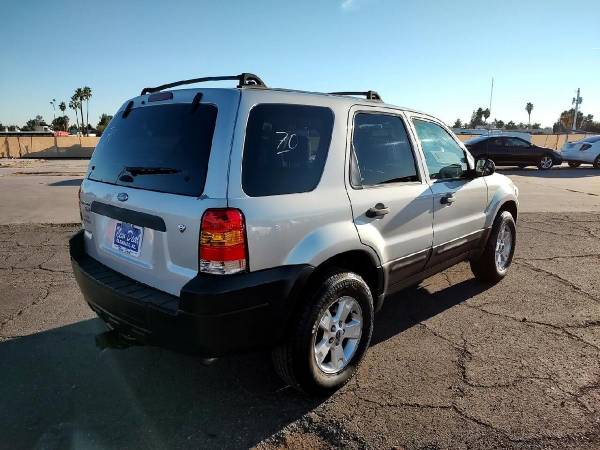 2007 Ford Escape 4WD 4dr V6 Auto XLT FREE CARFAX ON EVERY VEHICLE for sale in Glendale, AZ – photo 4