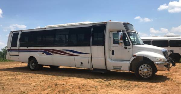 2010 INTERNATIONAL PC105 KRYSTAL 32 PASSENGER BUS WITH WHEELCHAIR LIFT for sale in Richmond, NY – photo 6