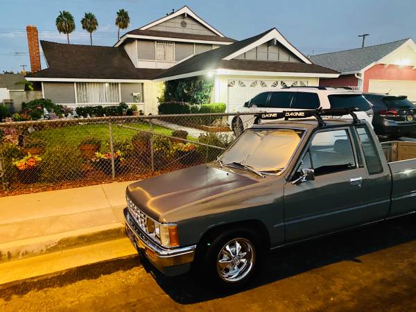 1986 TOYOTA TRUCK XTRA CAB “OVER 10K INVESTED”!! FIRST PERSON WITH -... for sale in Carson, CA – photo 17