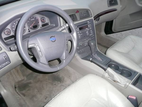 2003 VOLVO V70 wagon - cars & trucks - by dealer - vehicle... for sale in KCMO, MO – photo 14