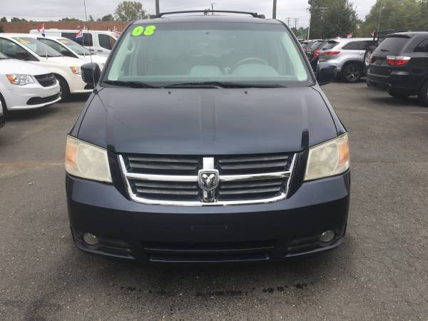 Dodge Caravan SXT-2008-Nice Inexpensive Van for The Family !! for sale in Charlotte, NC – photo 2
