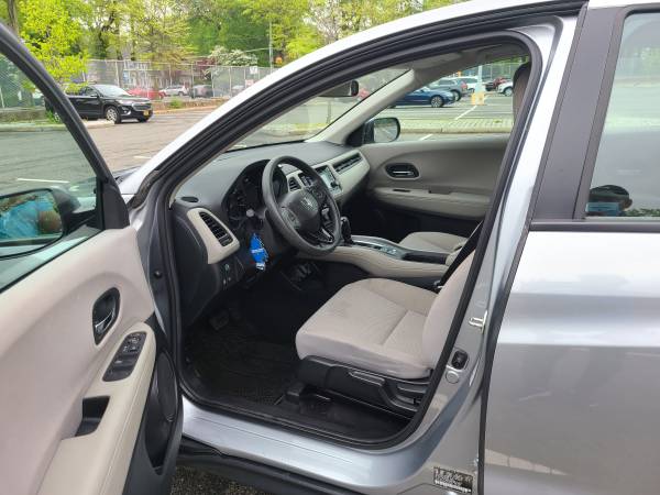 HR-V 2018 Silver LX for sale in STATEN ISLAND, NY – photo 8