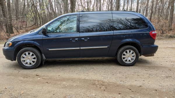2005 Chrysler Town and Country - cars & trucks - by owner - vehicle... for sale in Highland, MI – photo 3