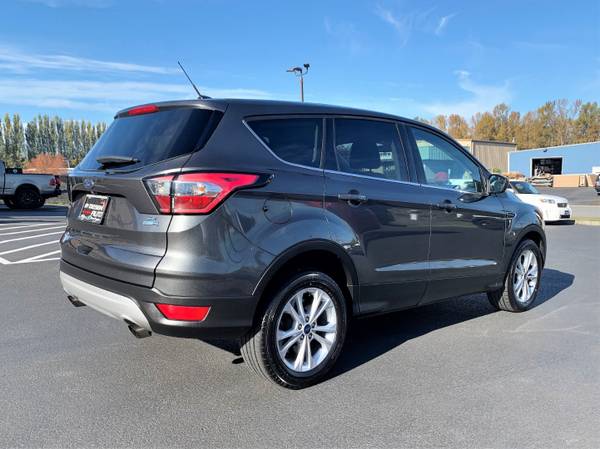 2017 FORD ESCAPE SE 4WD AWD One Owner - cars & trucks - by dealer -... for sale in Burlington, AK – photo 4
