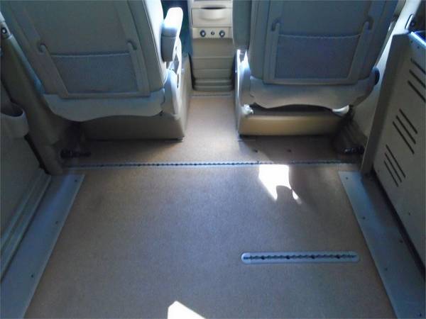 14 CHRYSLER TOWN & COUNTRY MOBILITY HANDICAP WHEELCHAIR POWER RAMP... for sale in Irving, OK – photo 14