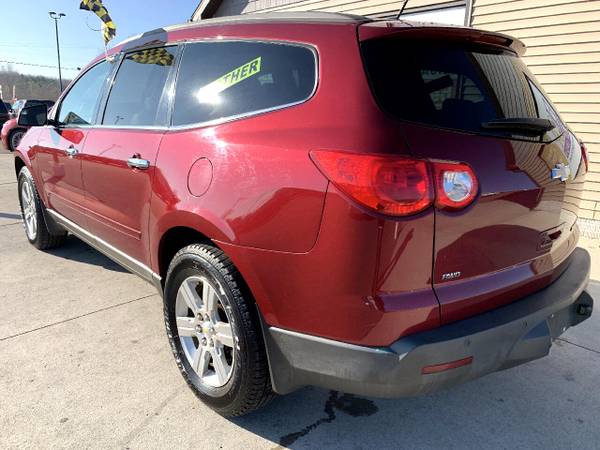 2011 Chevrolet Traverse AWD 4dr LT w/2LT - cars & trucks - by dealer... for sale in Chesaning, MI – photo 5