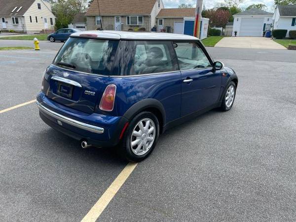 2004 MINI Cooper Base - - by dealer - vehicle for sale in Farmingdale, NY – photo 7