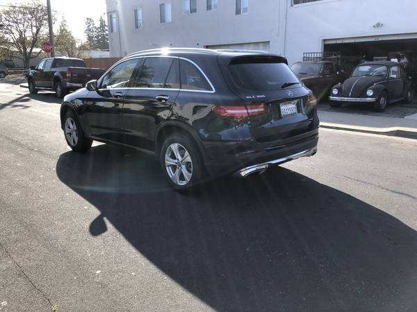 2018 MERCEDES BENZ GLC300 ALL WHEEL DRIVE 1 OWNER LOW MILEAGE - cars for sale in Redwood City, CA – photo 4
