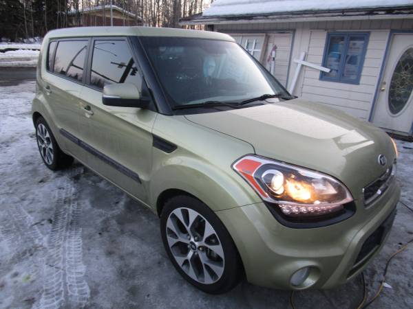 2013 KIA Soul with only 79k miles loaded with sunroof, heated for sale in Anchorage, AK – photo 2