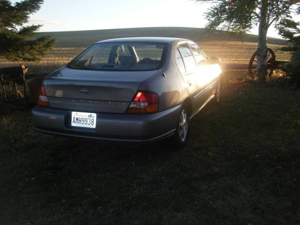 1999 Nissan Altima GLE. LOW MILES - cars & trucks - by owner -... for sale in Potlatch, WA – photo 4