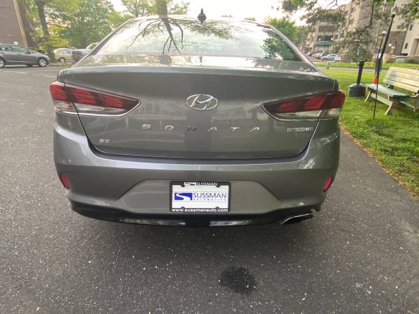 ONLY 16k MILES! BEAUTIFUL! LIKE NEW 2018 HYUNDAI SONATA - cars & for sale in Jenkintown, PA – photo 4