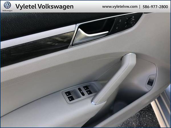 2018 Volkswagen Passat sedan 2 0T SE w/Technology Auto - cars & for sale in Sterling Heights, MI – photo 17