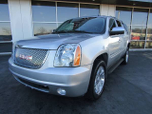 2013 *GMC* *Yukon XL* *4WD 4dr 1500 SLT* Quicksilver - cars & trucks... for sale in Omaha, NE – photo 3