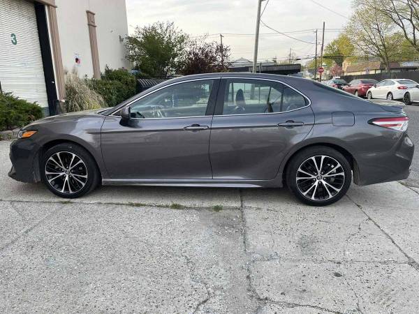 2020 Toyota Camry SE Gry/blk Just 20k Miles Clean Title Paid Off for sale in Baldwin, NY – photo 4