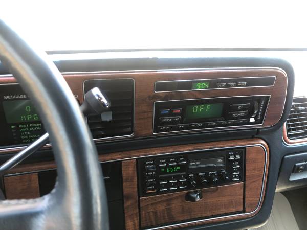 1988 Lincoln Continental Signature Series, Low Mileage! Like New! for sale in West Harrison, NY – photo 21