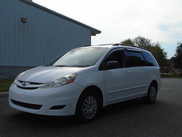 TOYOTA SIENNA mini VAN LE - cars & trucks - by dealer - vehicle... for sale in Gainesville, FL – photo 2