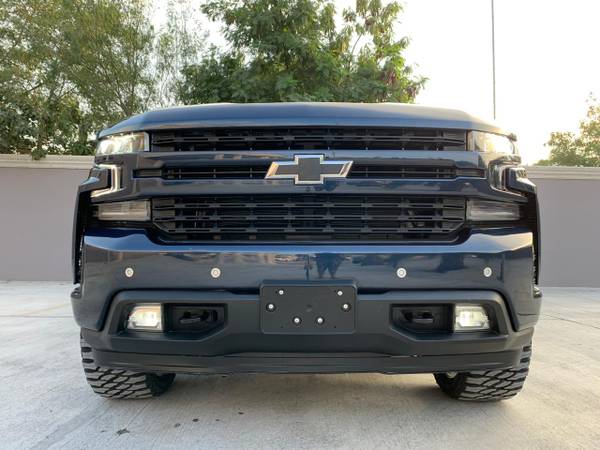 CHEVROLET SILVERADO 2019 4x4 - cars & trucks - by owner - vehicle... for sale in McAllen, TX – photo 2