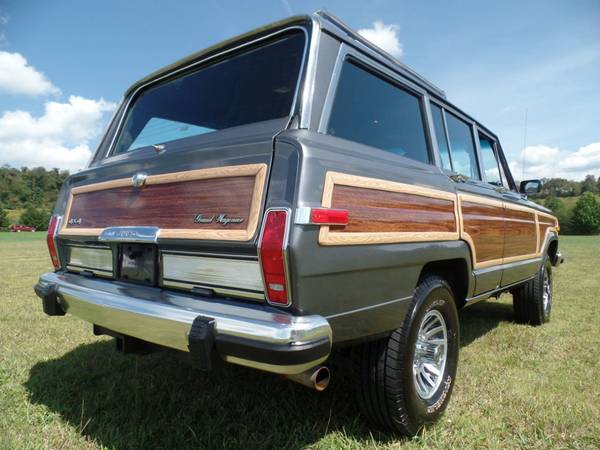 1990 *Jeep* *Grand Wagoneer* *4dr Wagon 4WD* Gray for sale in Johnstown , PA – photo 3