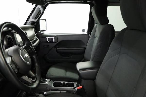 SPORTY Black WRANGLER 2019 Jeep Sport S 4X4 4WD SUV HEATED SEATS for sale in Clinton, KS – photo 4