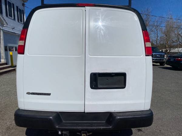 2010 CHEVY EXPRESS VAN - - by dealer - vehicle for sale in Hampstead, NH – photo 4