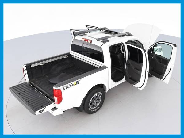 2017 Nissan Frontier Crew Cab PRO-4X Pickup 4D 5 ft pickup White for sale in Akron, OH – photo 9