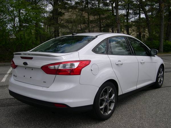2014 Ford Focus SE 4 Door W/Leather Runs & Looks Nice - cars & for sale in Toms River, NJ – photo 4